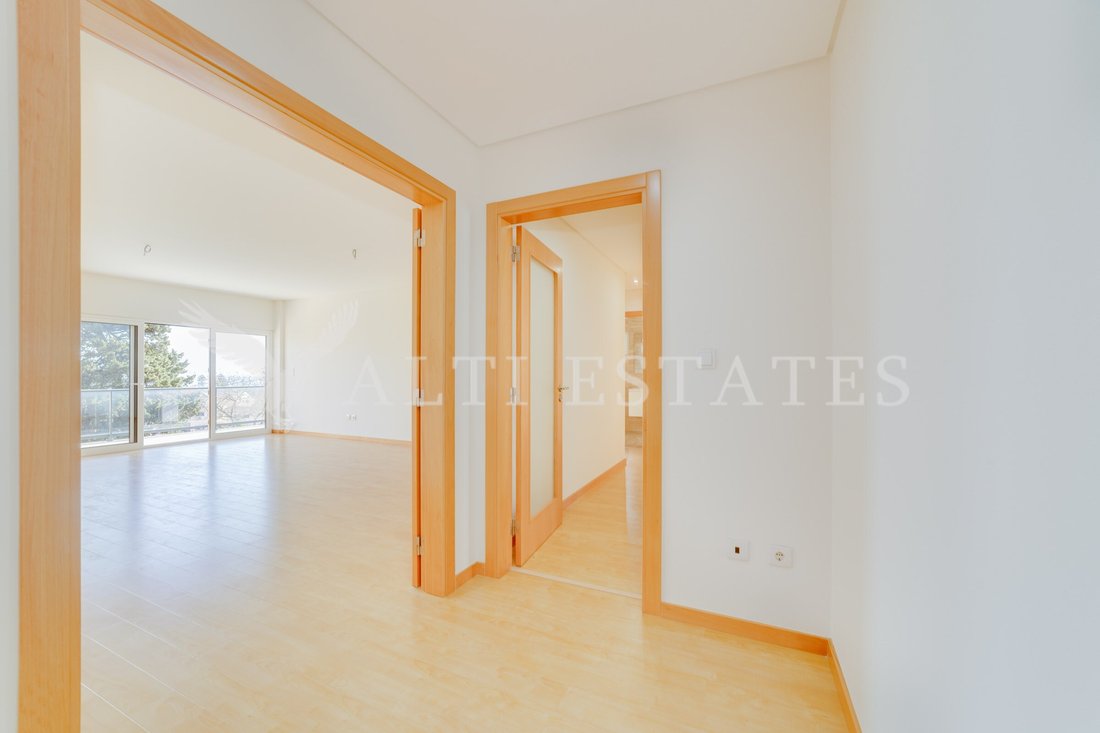 Apartment in Parede, Lisbon, Portugal 2 - 15415704