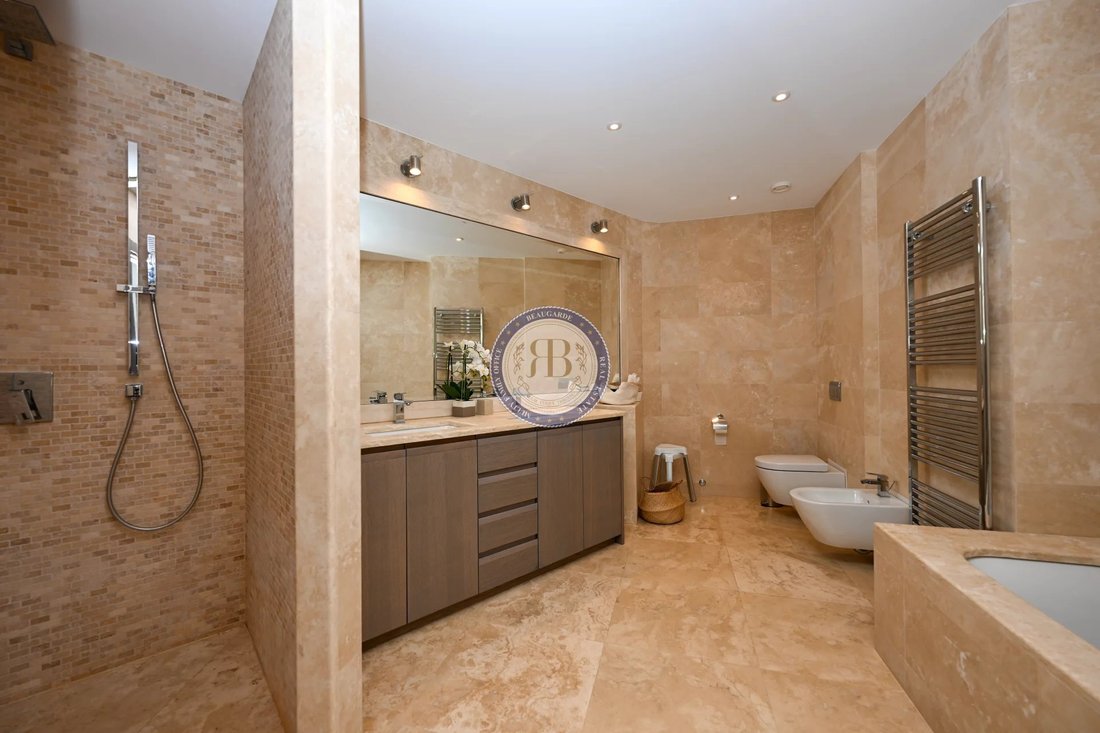 House in Mougins, Provence-Alpes-Côte d'Azur, France 5 - 16697009