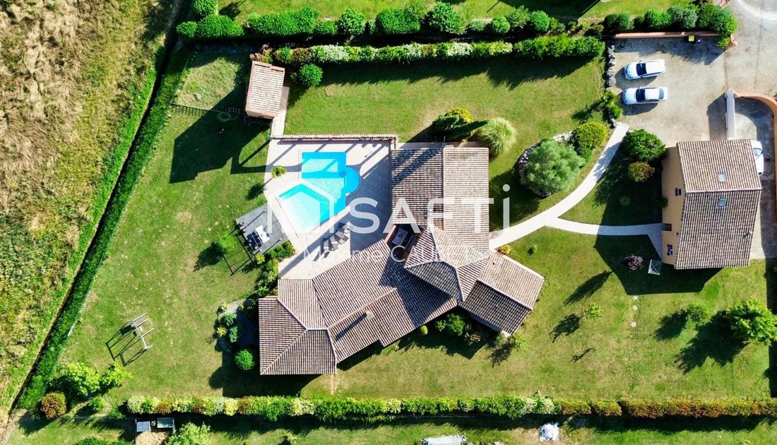 House in Fronton, Occitania, France 1 - 15855367