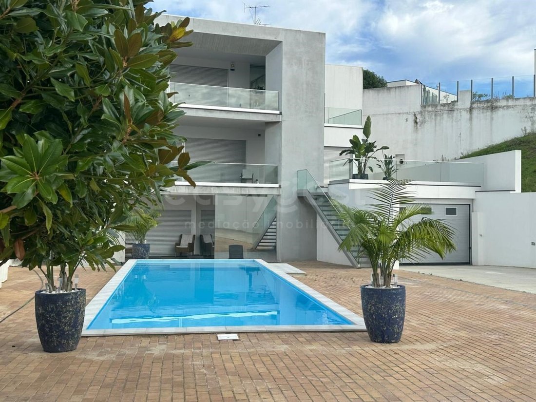 House in Nazare, Leiria District, Portugal 1 - 16678365