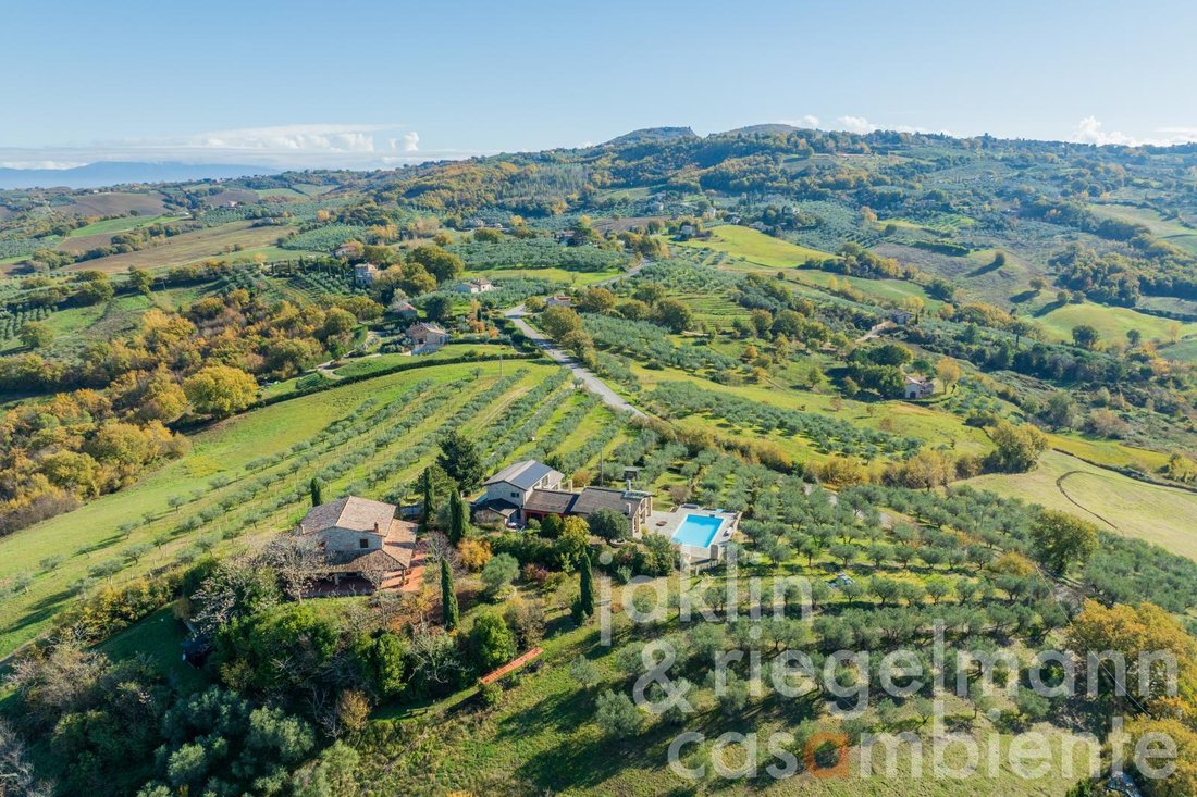 House in Gualdo Cattaneo, Umbria, Italy 5 - 16715412