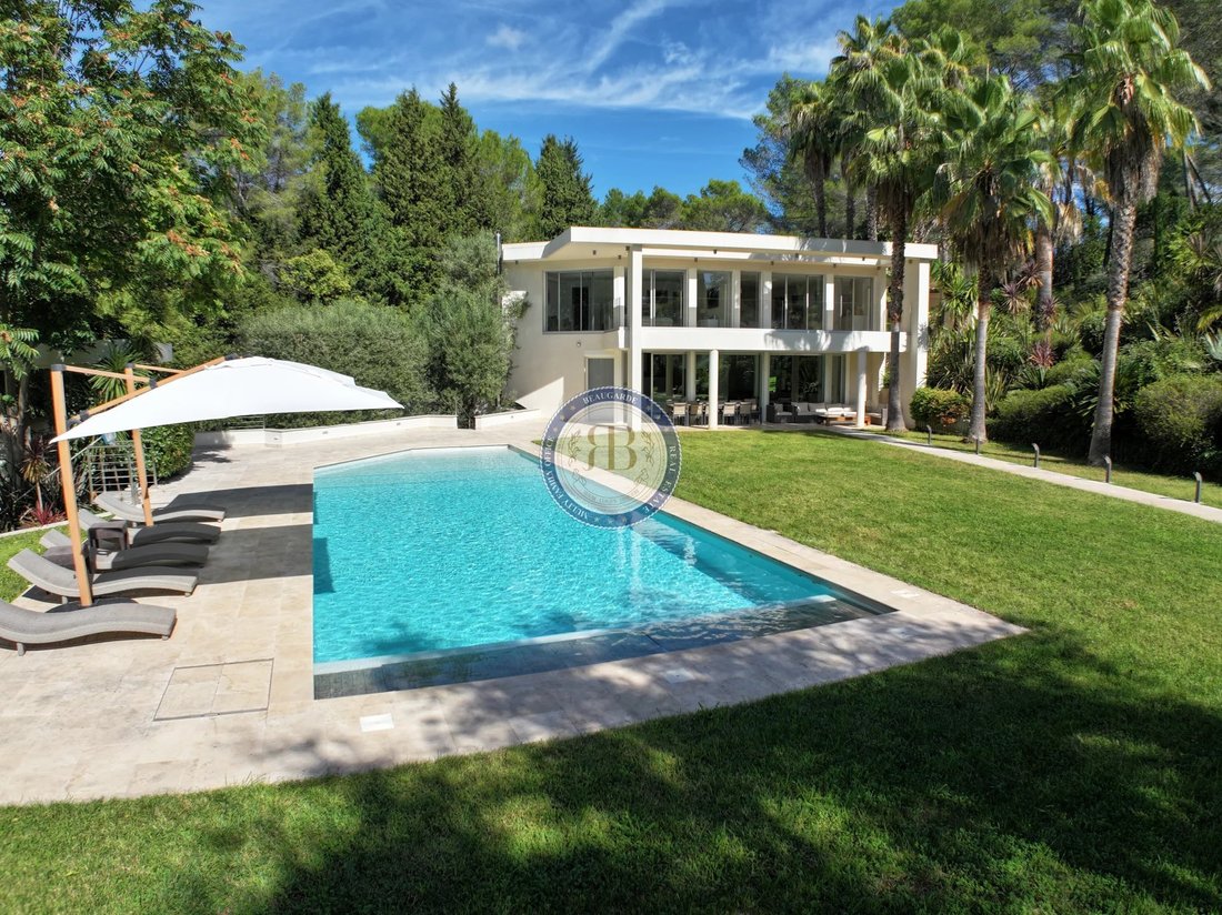 House in Mougins, Provence-Alpes-Côte d'Azur, France 1 - 16697009