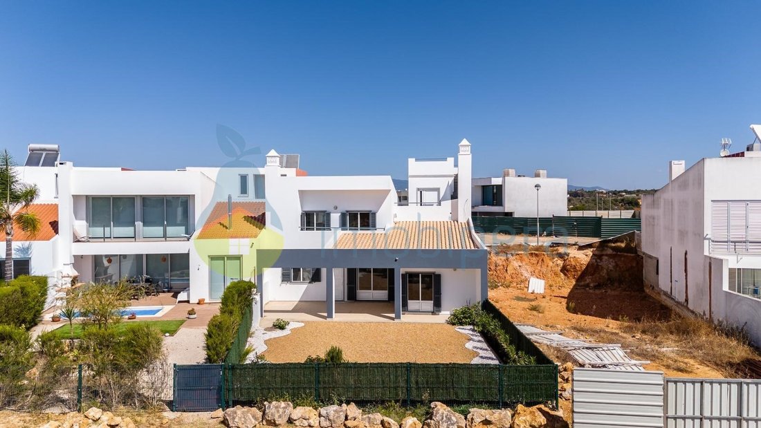 House in Mexilhoeira Grande, Algarve, Portugal 1 - 16618089