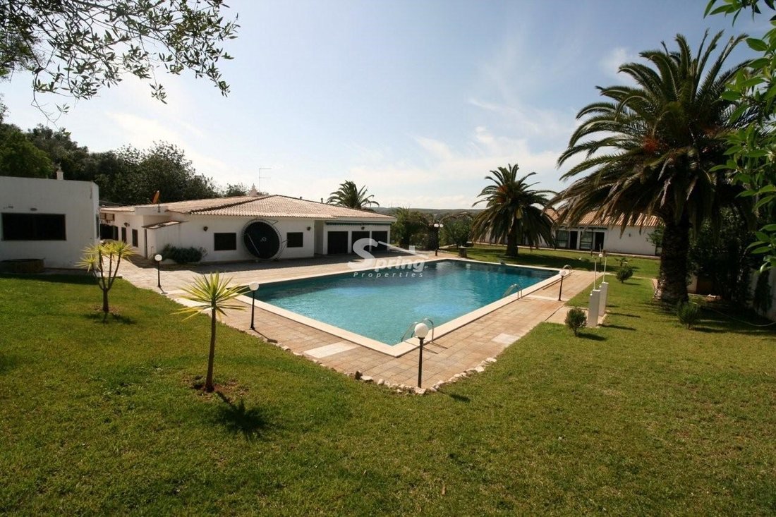 House in Mexilhoeira Grande, Algarve, Portugal 1 - 12442914