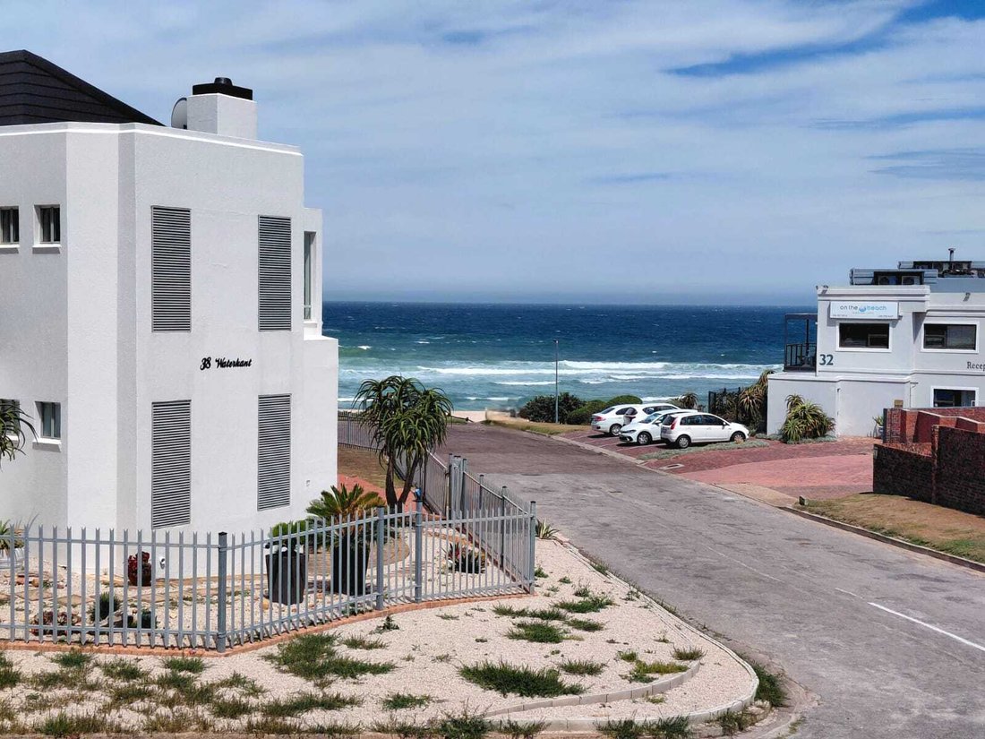 House in Jeffreys Bay, Eastern Cape, South Africa 2 - 16713833