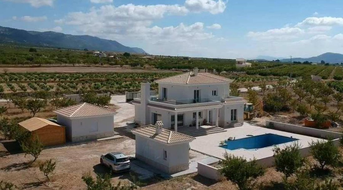 Villa in el Pinos / Pinoso, Valencian Community, Spain 4 - 16713522