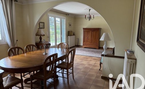 Castle for Sale in Samoreau, Île-de-France, France