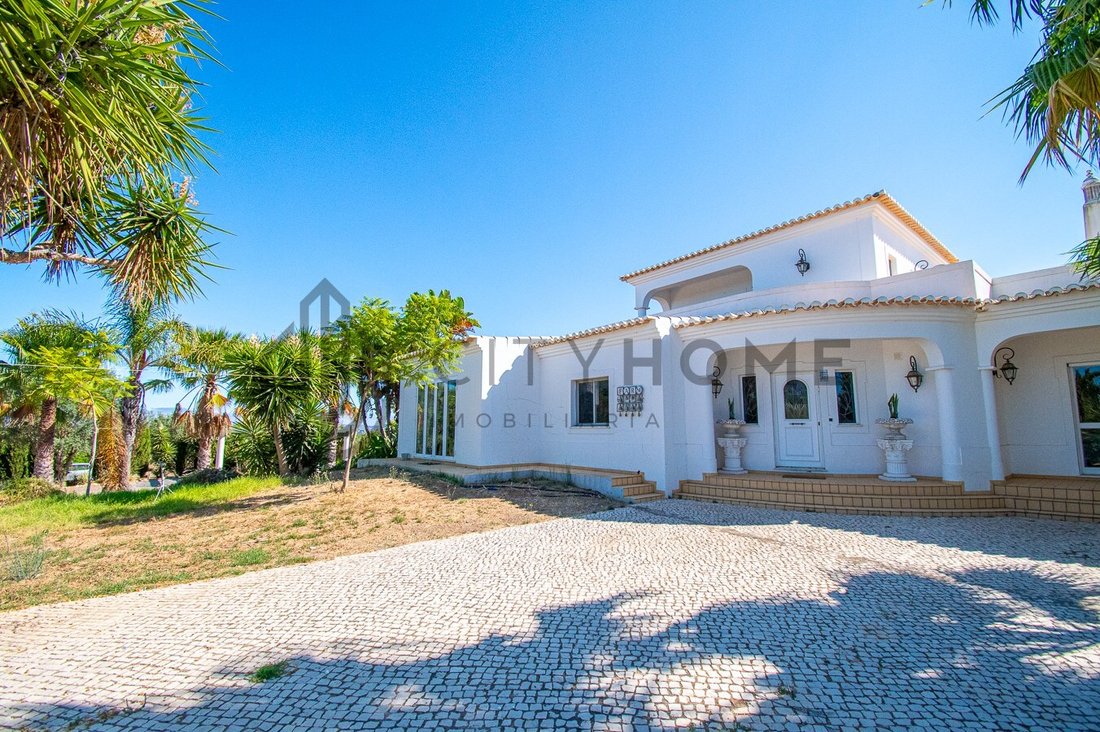 House in Lagoa e Carvoeiro, Algarve, Portugal 1 - 16653007