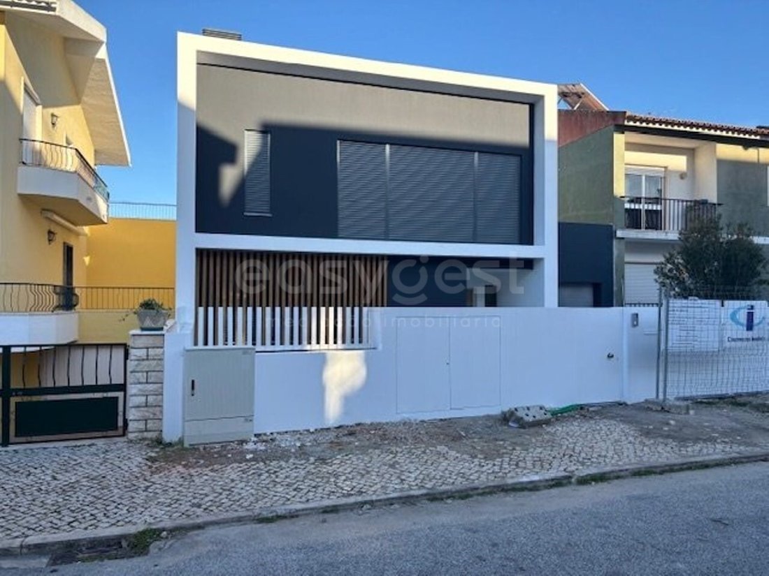 House in Loures, Lisbon, Portugal 2 - 15728646