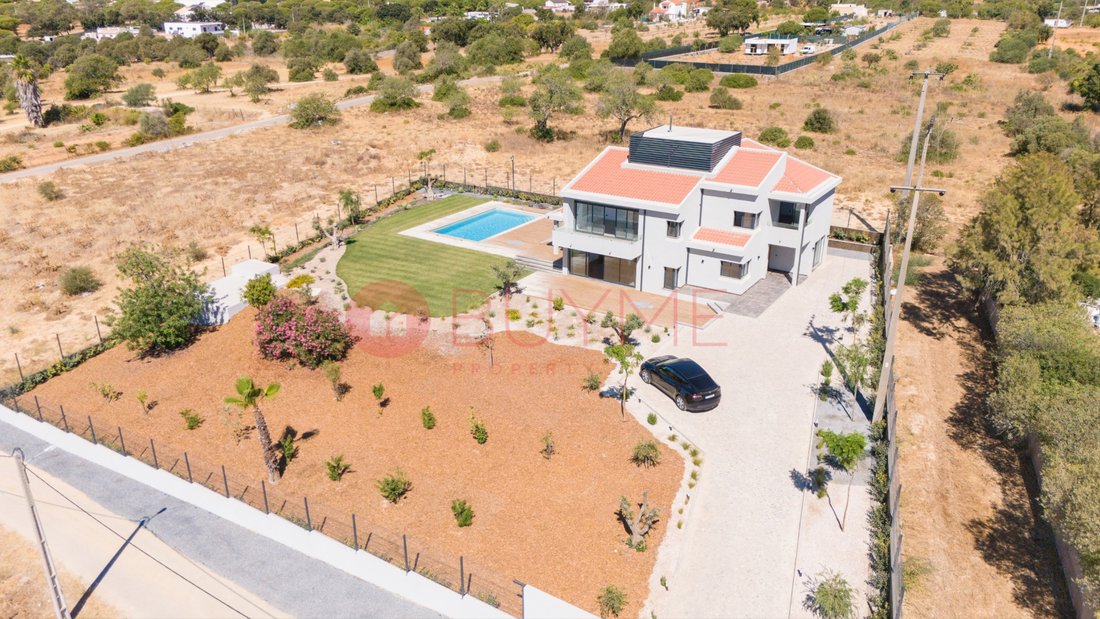 House in Quarteira, Algarve, Portugal 3 - 16599859