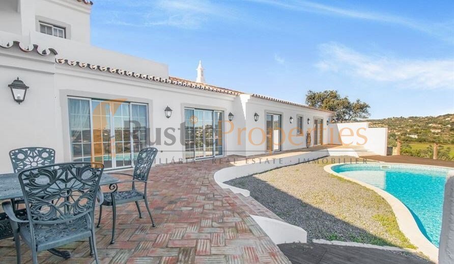 Villa in Faro (Se e Sao Pedro), Algarve, Portugal 1 - 15639034