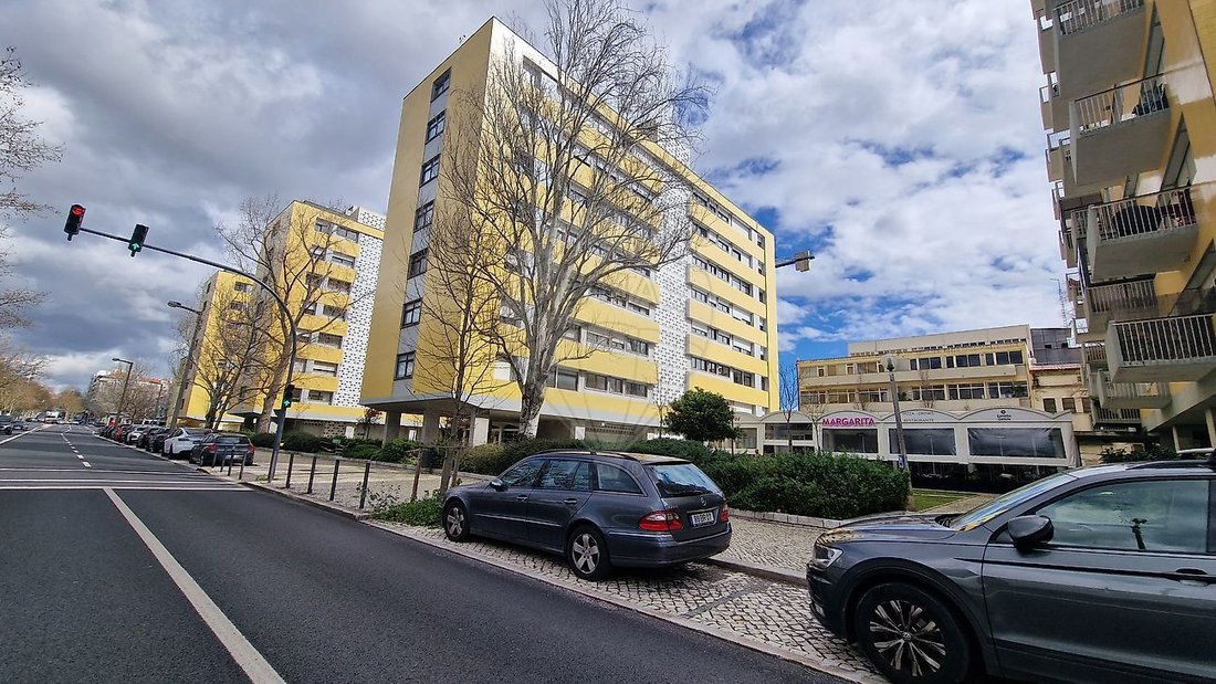 Apartment in Alvalade, Lisbon, Portugal 2 - 16718109