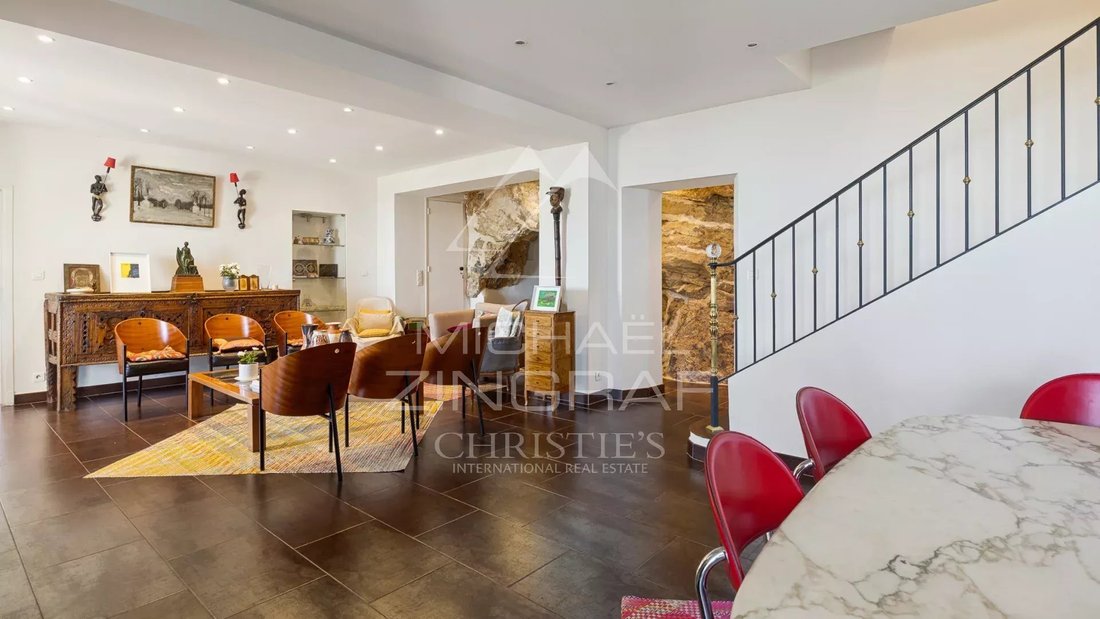Villa in Grasse, Provence-Alpes-Côte d'Azur, France 3 - 16711211