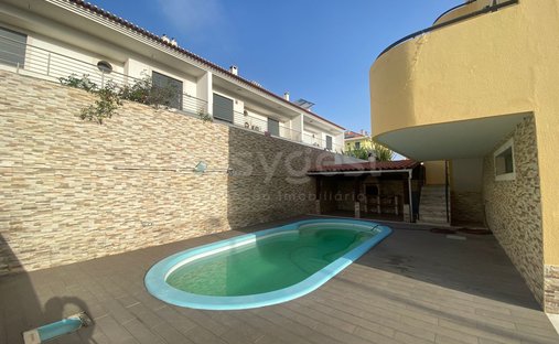 House in Pinhal Novo, Setubal, Portugal 1