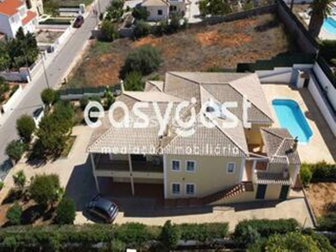 House in Estombar e Parchal, Algarve, Portugal 1 - 15728612