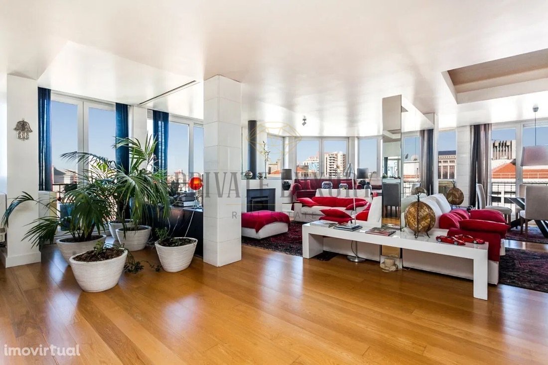 Apartment in Avenidas Novas, Lisbon, Portugal 3 - 12195096