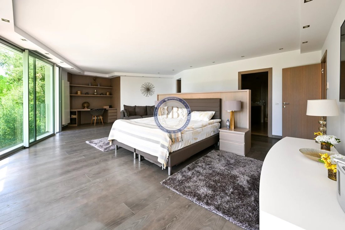 House in Mougins, Provence-Alpes-Côte d'Azur, France 4 - 16697009