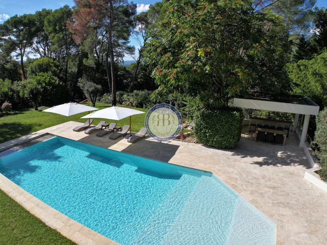 House in Mougins, Provence-Alpes-Côte d'Azur, France 3 - 16697009