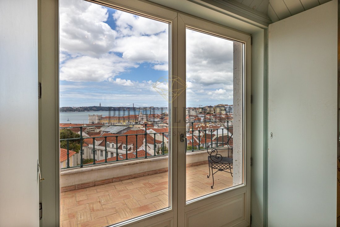 Apartment in Santa Maria Maior, Lisbon, Portugal 2 - 15342129