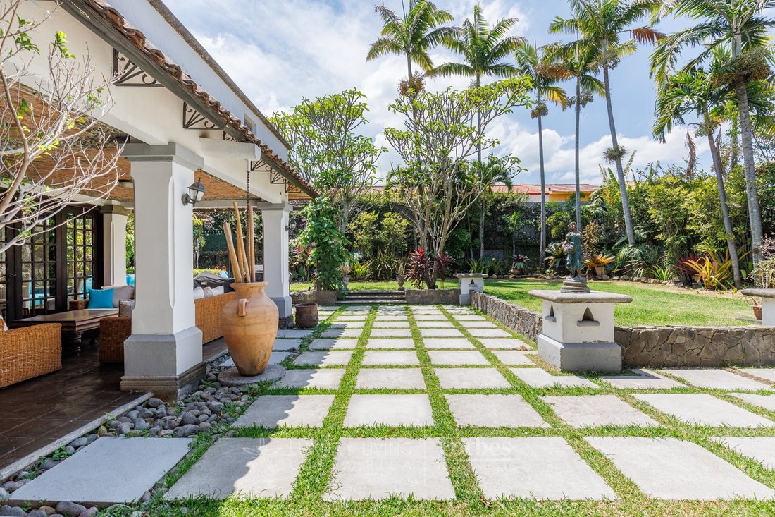 House in San Rafael, Heredia Province, Costa Rica 2 - 13267216