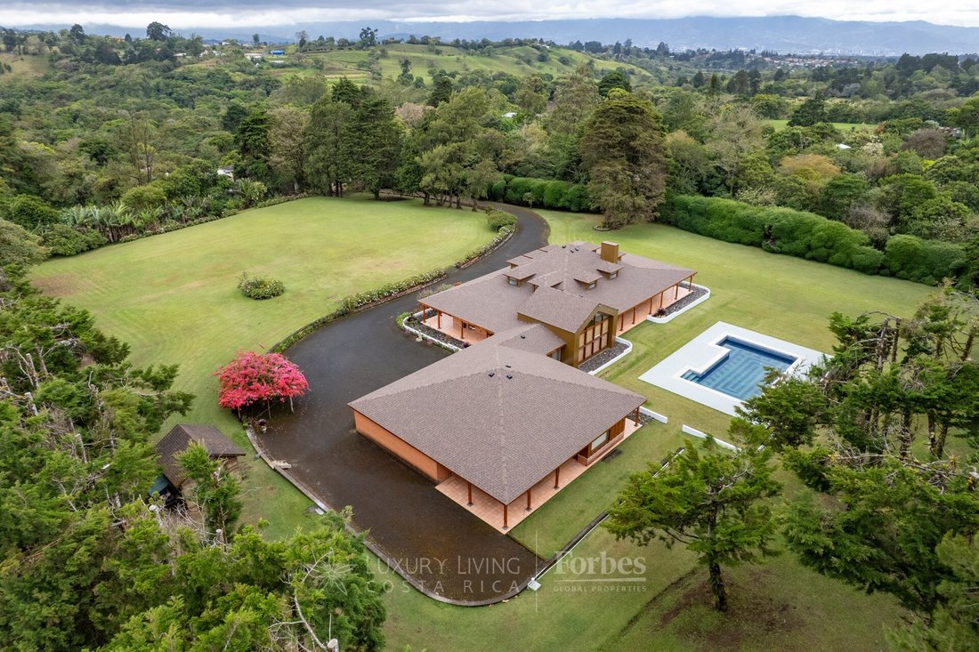 House in Cinco Esquinas, San José Province, Costa Rica 1 - 15648860