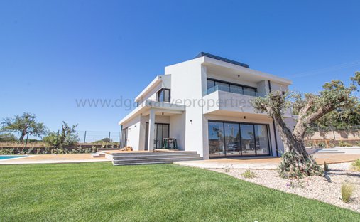 Villa in Quarteira, Algarve, Portugal 1