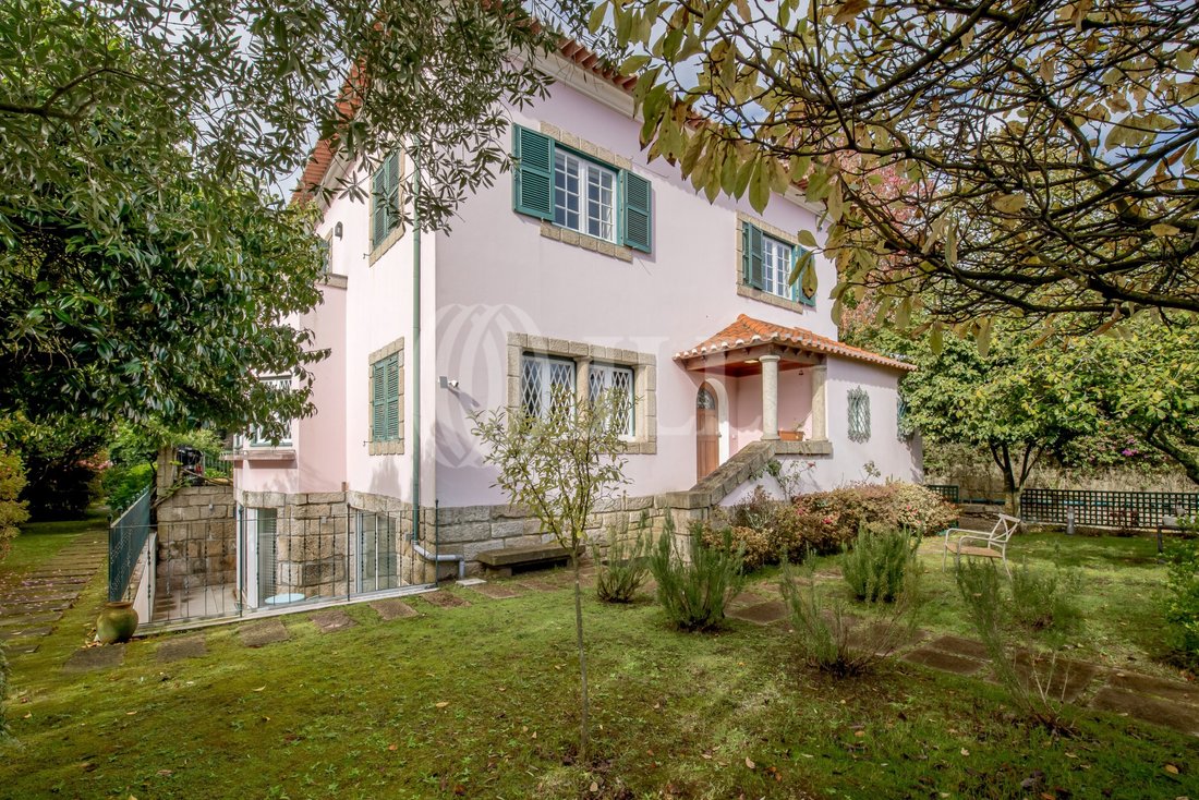 House in Lordelo do Ouro e Massarelos, Porto District, Portugal 2 - 16618083