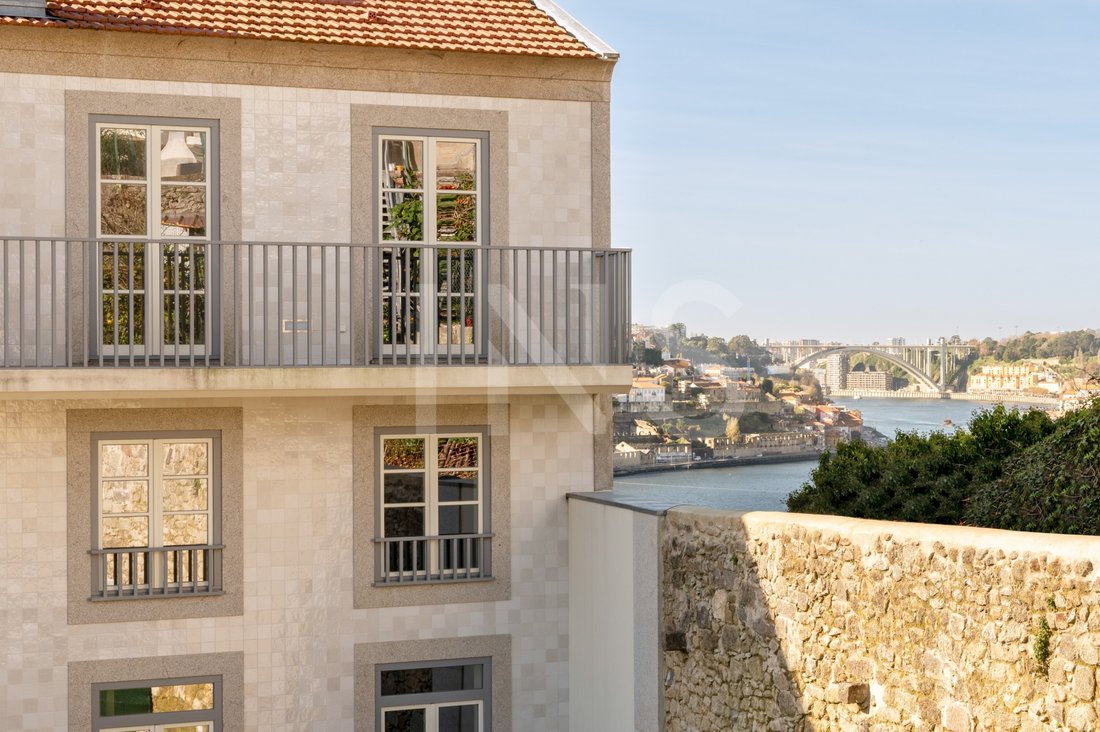 House in Santa Marinha e Sao Pedro da Afurada, Porto District, Portugal 1 - 15183786