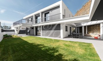 House in Belas, Lisbon, Portugal 1