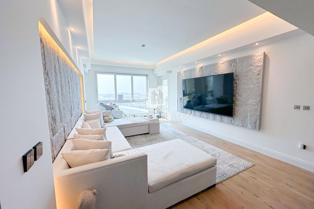 Apartment in Palm Jumeirah, Dubai, United Arab Emirates 1 - 16715875