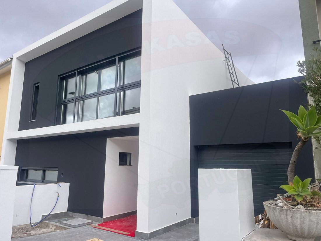 House in Loures, Lisbon, Portugal 2 - 15215656