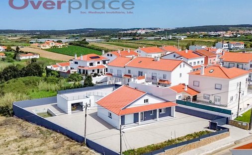House in Atouguia da Baleia, Leiria District, Portugal 1