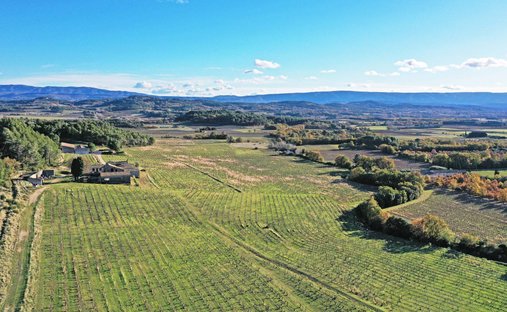 Estate in Ménerbes, Provence-Alpes-Côte d'Azur, France 1