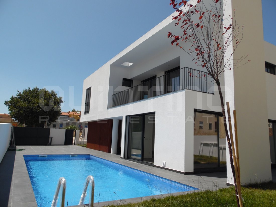 House in Carcavelos e Parede, Lisbon, Portugal 1 - 14941273