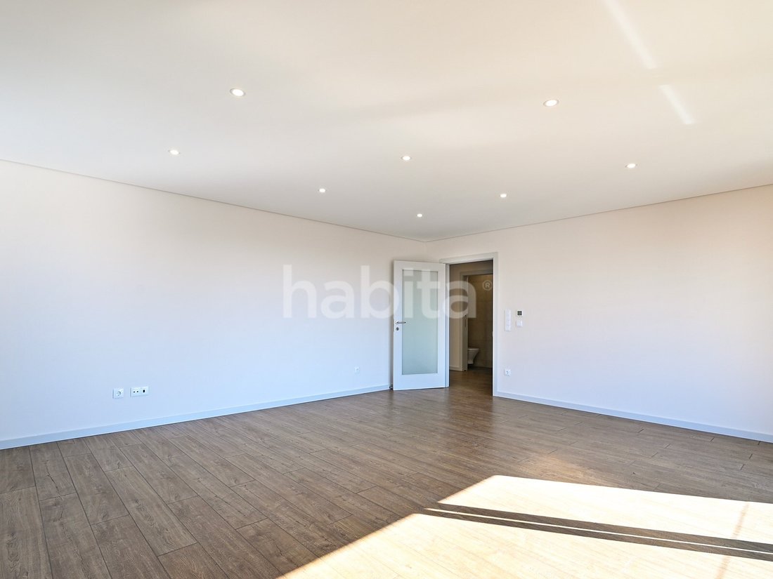 Apartment in Cedofeita, Santo Ildefonso, Se, Miragaia, Sao Nicolau e Vitoria, Porto District, Portugal 4 - 15856181