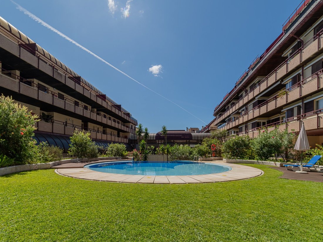 Apartment in Estoril, Cascais e Estoril, Lisbon 1 - 16139625
