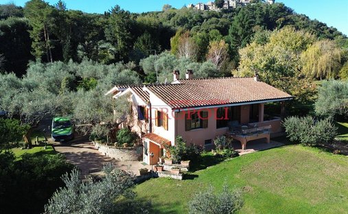 Villa in Bracciano, Lazio, Italy 1