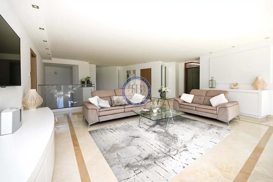 House in Mougins, Provence-Alpes-Côte d'Azur, France 5 - 16697009