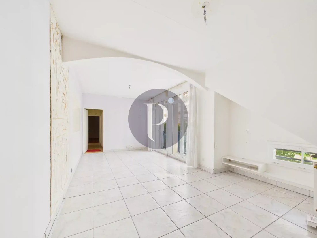 House in Anatole France, Le Plessis-Robinson, France 2 - 16671115