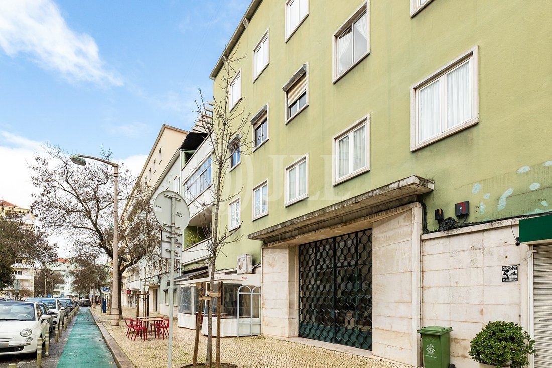 Apartment in Areeiro, Lisbon, Portugal 2 - 12506878