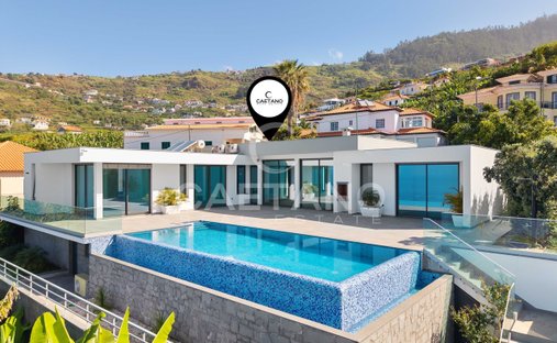 Villa in Arco da Calheta, Madeira, Portugal 1