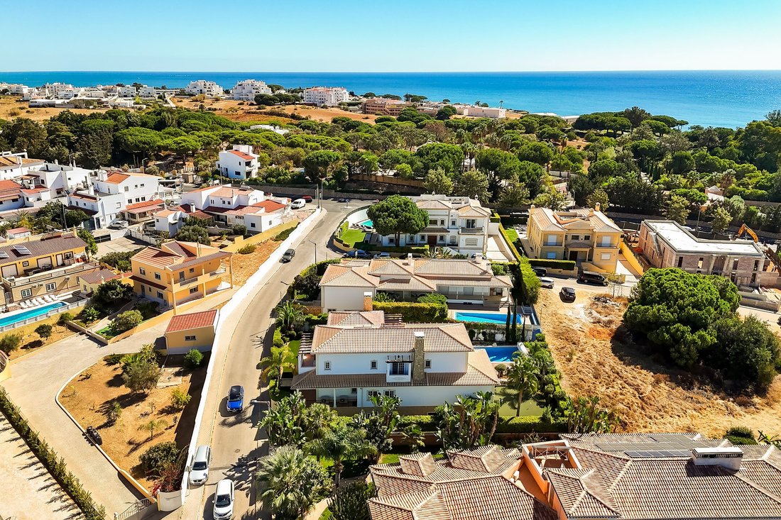 House in Olhos de Agua, Algarve, Portugal 2 - 16557248