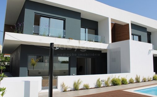 House in Loures, Lisbon, Portugal 1