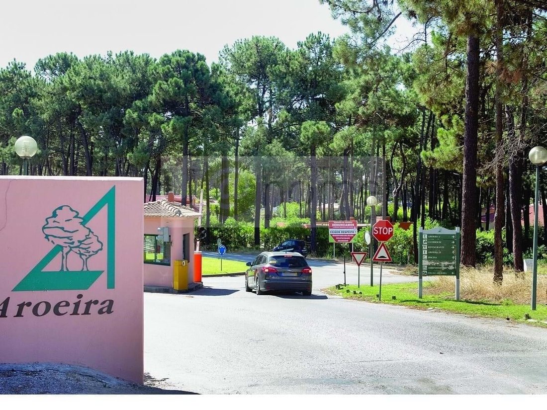 Land in Herdade Da Aroeira, Charneca de Caparica e Sobreda, Setubal 1 - 13989469