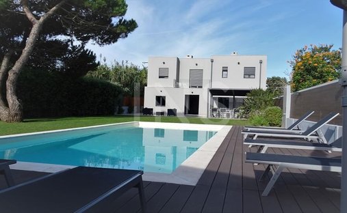 House in Colares, Lisbon, Portugal 1