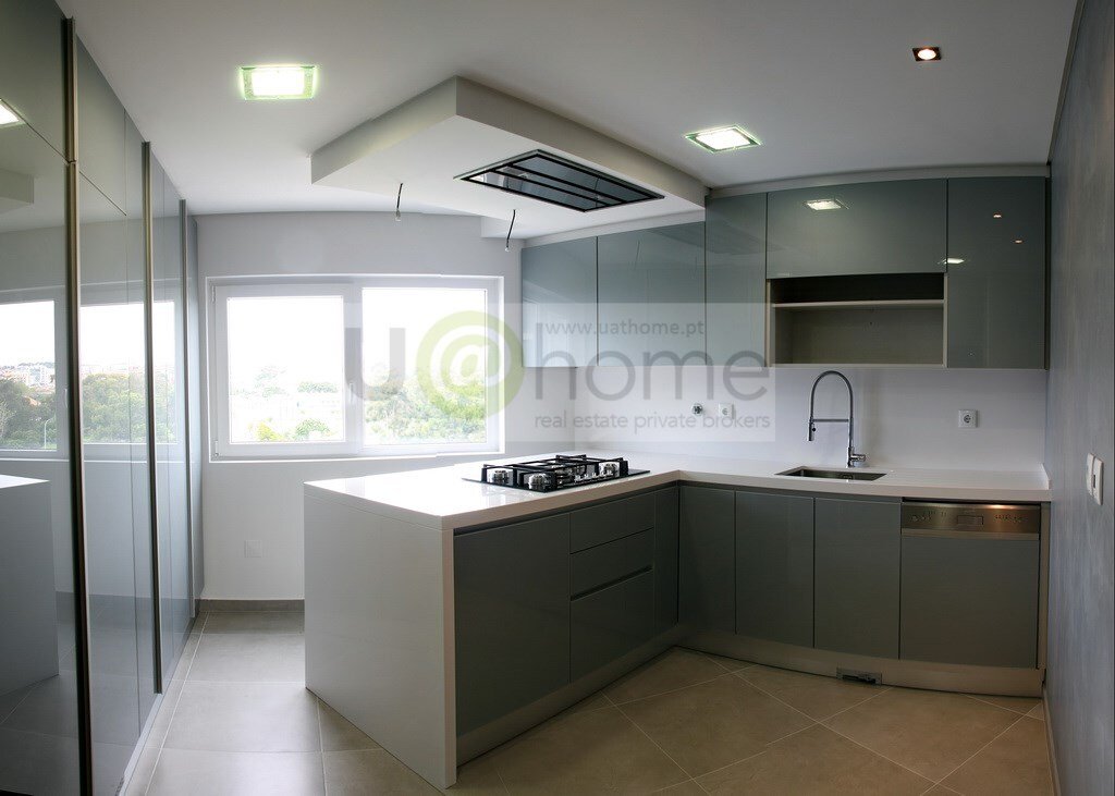 Apartment in Carcavelos e Parede, Lisbon, Portugal 1 - 13559780