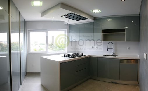 Apartment in Carcavelos e Parede, Lisbon, Portugal 1
