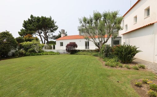 House in São João das Lampas, Lisbon, Portugal 1