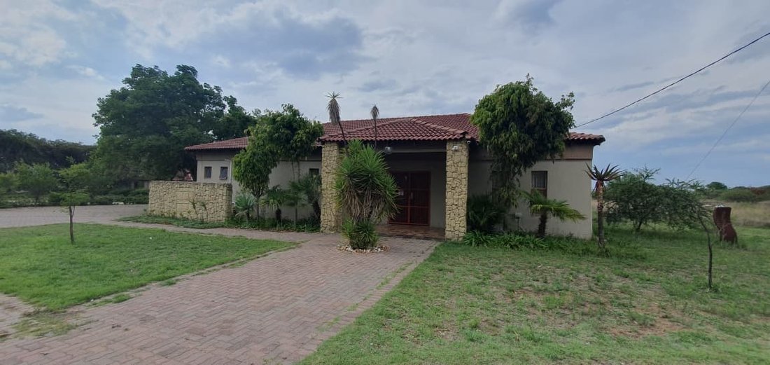 Estate in Seshego-A, Limpopo, South Africa 5 - 16712048