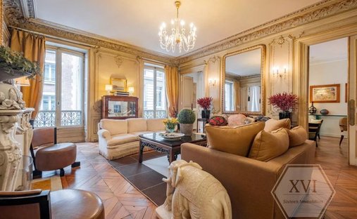 Apartment in Saint Philippe du Roule, Paris 8e Arrondissement, Paris 1